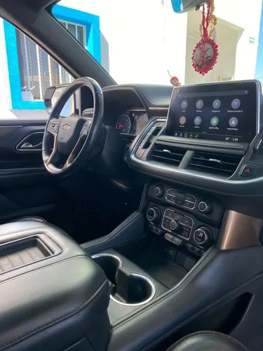 Chevrolet Suburban 5p High Country V8/6.2 Aut