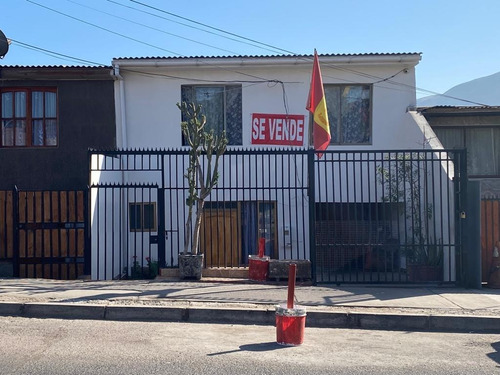 Casa En Iquique Con Bodega Subterránea