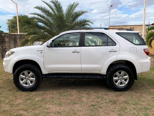 Imagen 3 de 18 de Toyota Fortuner 4x4