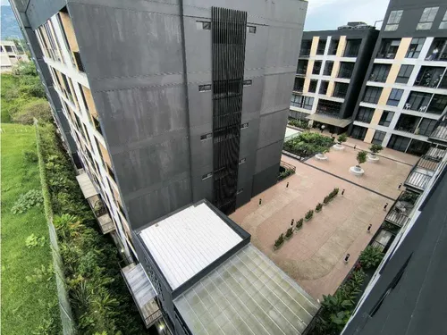 Aparta Estudio Amplio En Arriendo Av Centenario