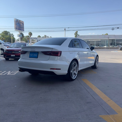 Audi A3 1.8 Sedán Ambiente At