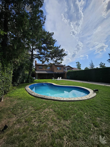 Venta De Casa 4 Ambientes En Parque Leloir