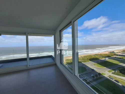 Venta Residencia De Alta Gama 4 Dormitorios En Suite Punta Del Este - Le Parc Iii - Ref : Pbi13701