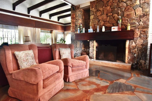 Muy Linda Casa En Mansa Ideal Para Vivir Todo El Año -ref:3738