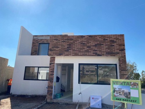 Estrena Residencia En Lomas De Juriquilla, 3 Habitaciones 2 