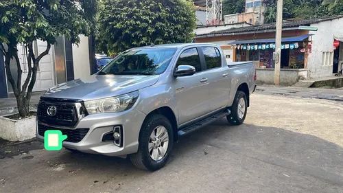Hylux, Plata Metálico, 4x4, Motor Diesel 2.4, Mecánica