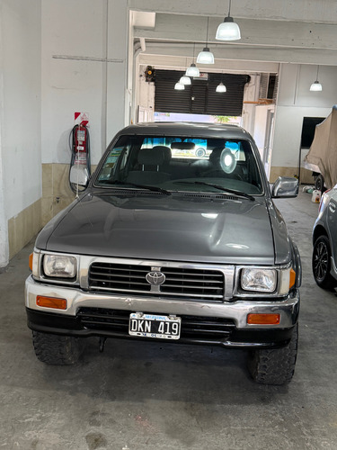 Vendo Hilux Sr5 2.8full Modelo 2000