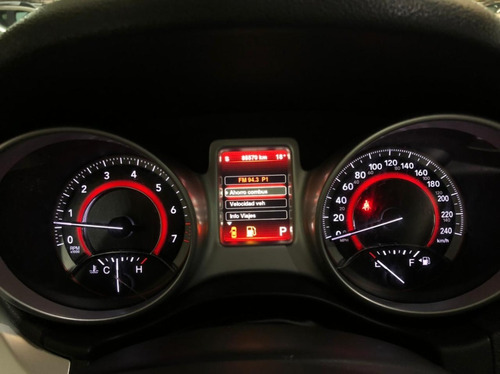 Imagen 8 de 15 de Dodge Journey 2.4 Sxt At 7 Plazas