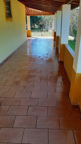 Imagem 3 de 30 de Chácara 22.400m2, Rica Em Água Com Riacho, 3 Casas Sendo 1 Sede E 2 Casas De Caseiro, Pomar, Topografia Plana, Ótima Localização - Ch00218 - 70678592