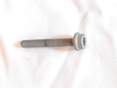 Tornillo Superior Central De Cabeza Vento Polo 1.6 Original