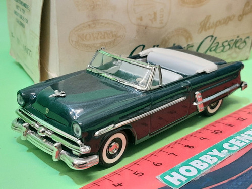 Buby Collectors Classics 1/43 Ford Sunliner 1953 . Impecable