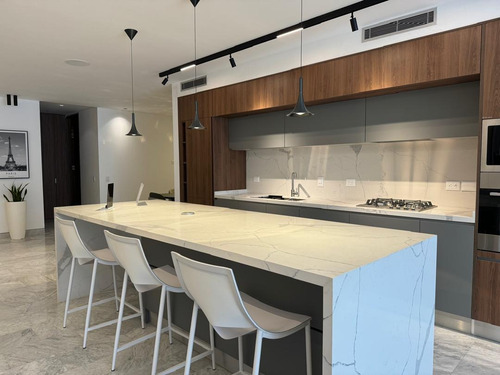 Admira Este Impresionante Apartamento A La Venta En La Selecta Zona De Las Mercedes.