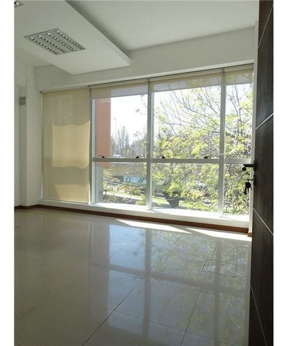 Imagen 17 de 30 de Edificio Corporativo / 7 Años / 5 Pisos