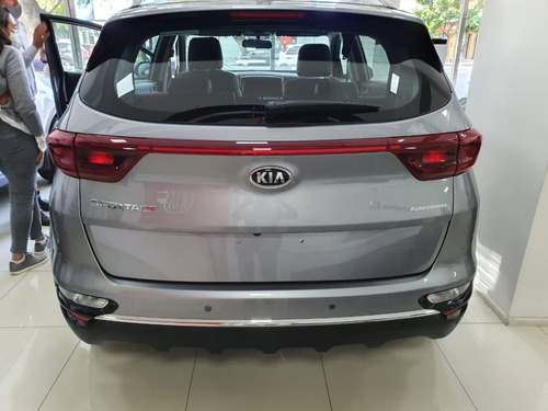 Kia Sportage Lx At