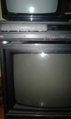 Imagen 3 de 3 de Dos Televisores Y Una Video Casetera