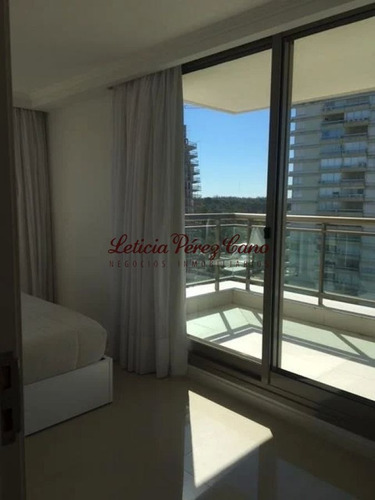 Imagen 15 de 17 de Venta Apartamento En Edificio Con Modernos Sobre Roosevelt 2 Dormitorios