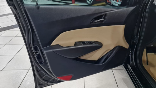 Imagem 4 de 15 de Hyundai Hb20s 1.0 Comfort Plus 12v 2014