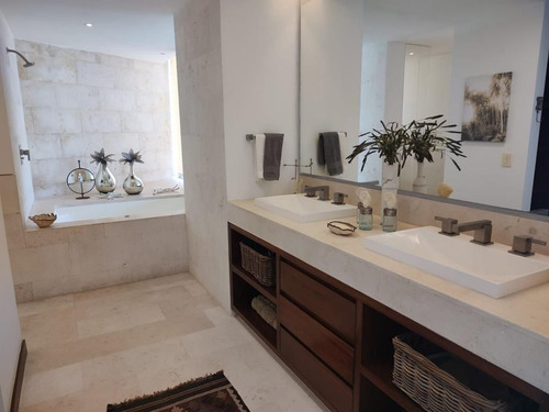 Departamento En Venta En Acapulco Frente A Playa