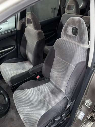 Honda Stream 2.0 I