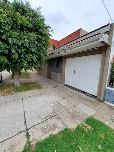Imagen 2 de 16 de Casa Venta Ramos Mejia 3 Ambientes