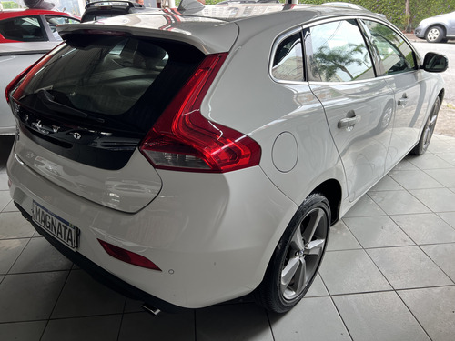 Volvo V40 2.0 T4 Dynamic Aut. 5p