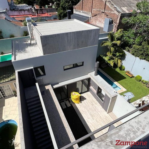 Ph De 2 Ambientes En Caballito, Pb Con Patio / Jardín Y Parrilla.