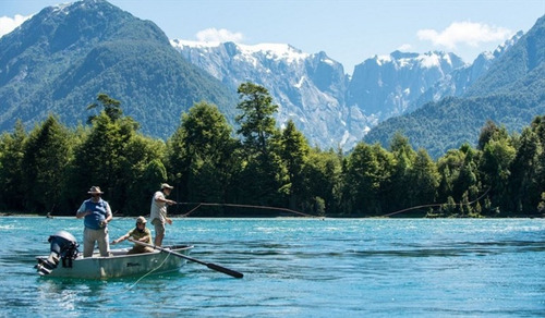 Maravillosa Parcela A Orilla Del Río Yelcho, Patagonia.