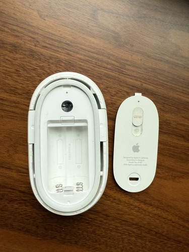 Magic Mouse A1197 - M111ll/a Blanco (Usado)