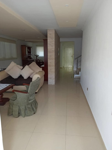 Imagen 6 de 22 de Leal Pérez Vende Casa En Trigal Urb. Piedras Pintadas