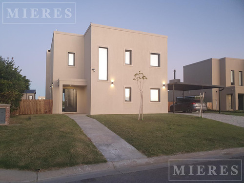 Casa En  Venta En San Sebastian Área 9, A La Laguna