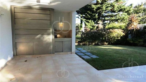 Imagen 26 de 28 de Casa En Mansa, 4 Dormitorios, Piscina Climatizada, En Barrio Privado, Punta Del Este