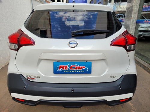 Imagem 5 de 13 de Kicks Sv 1.6 Flex Automatic Branco Peróla 2019/2019 Completo