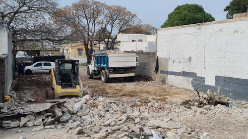 Imagen 6 de 10 de Alquiler. Trabajos Minicargador Bobcat. Retroexcavadora