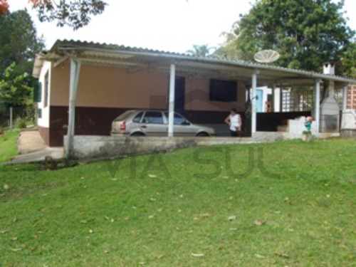Imagem 2 de 23 de (1390 M²) Aconchegante Chácara Com Terreno De 20x65, Com Espaço Para Formar Uma Horta E Pomar. Boa Topografia. - 436 - 70185952