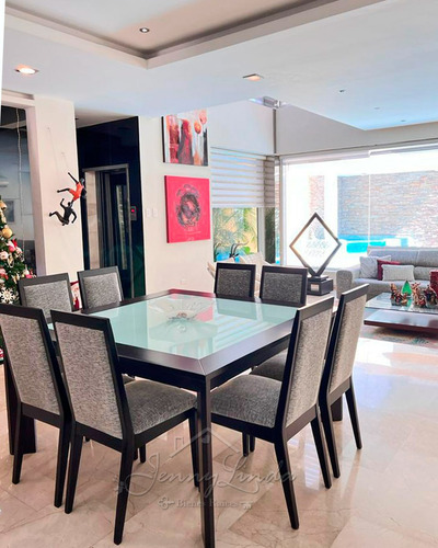 En Venta Hermosa Casa Con Piscina 410 M² Urb. San Jacinto Maracay Aragua