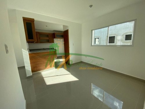 Apartamento 3er Nivel En Residencial Con Piscina, Santiago
