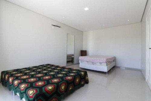 Casa Em Parque Da Matriz Com 4 Dormitórios - Rd97