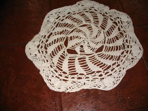 Antigua Carpeta De Hilo Antigua Tejida Crochet 40 Cms Blanca