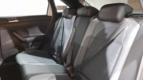Volkswagen Nivus 1.0 TSI HIGHLINE AUTO