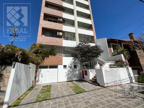 Departamento Venta Centro, 2 Dormitorios, 2 Baños, Balcón, Cochera Y Baulera