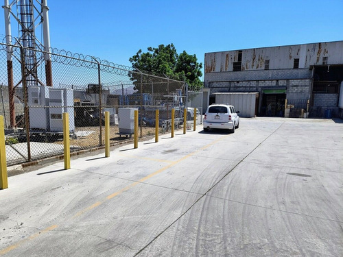 Nave Industrial Y Oficina Corporativa En Cd. Industrial, Renta