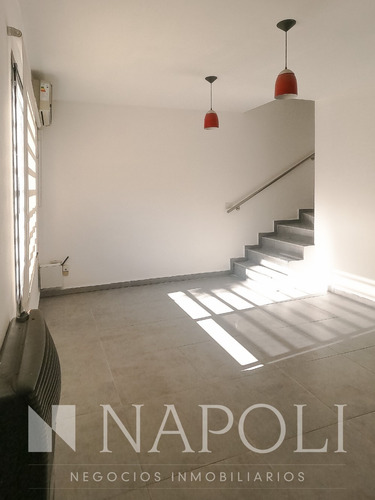 Imagen 2 de 13 de Impecable Dúplex En Venta, En Canning