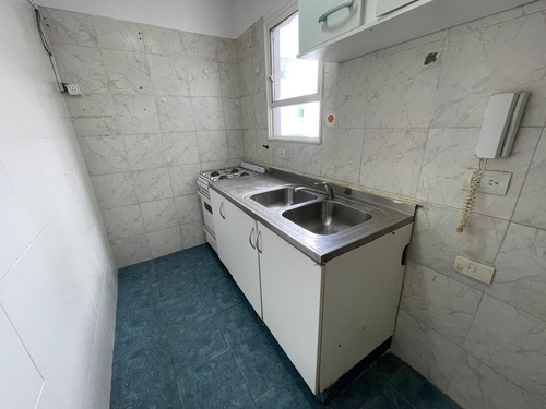 2 Ambientes En Barrio Norte Recoleta. En Venta!