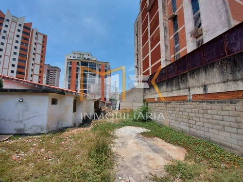Imagen 10 de 13 de Mk Inmobiliaria Vende En La Urb. Los Caobos Av. Casanova Godoy / 04126968207