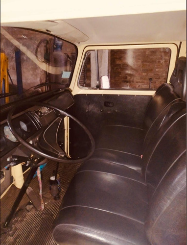 Volkswagen Kombi T2 Furgon