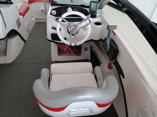 Lancha Focker I9 2014 Apenas 19 Horas
