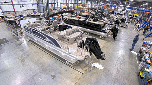 Barletta Pontoons Party Boats 2025's Armalo A Tu Gusto !