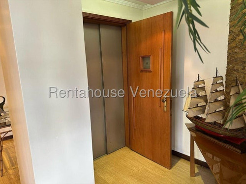 Venta De Amplio Apartamento Monterrey