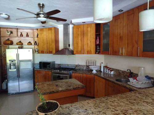 Villa De Lujo En Venta Pegada A La Playa, Kovay Gardens