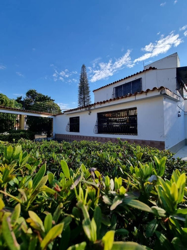 Imagen 11 de 12 de Florelia Mota Vende Casa En Valencia Foc-1250